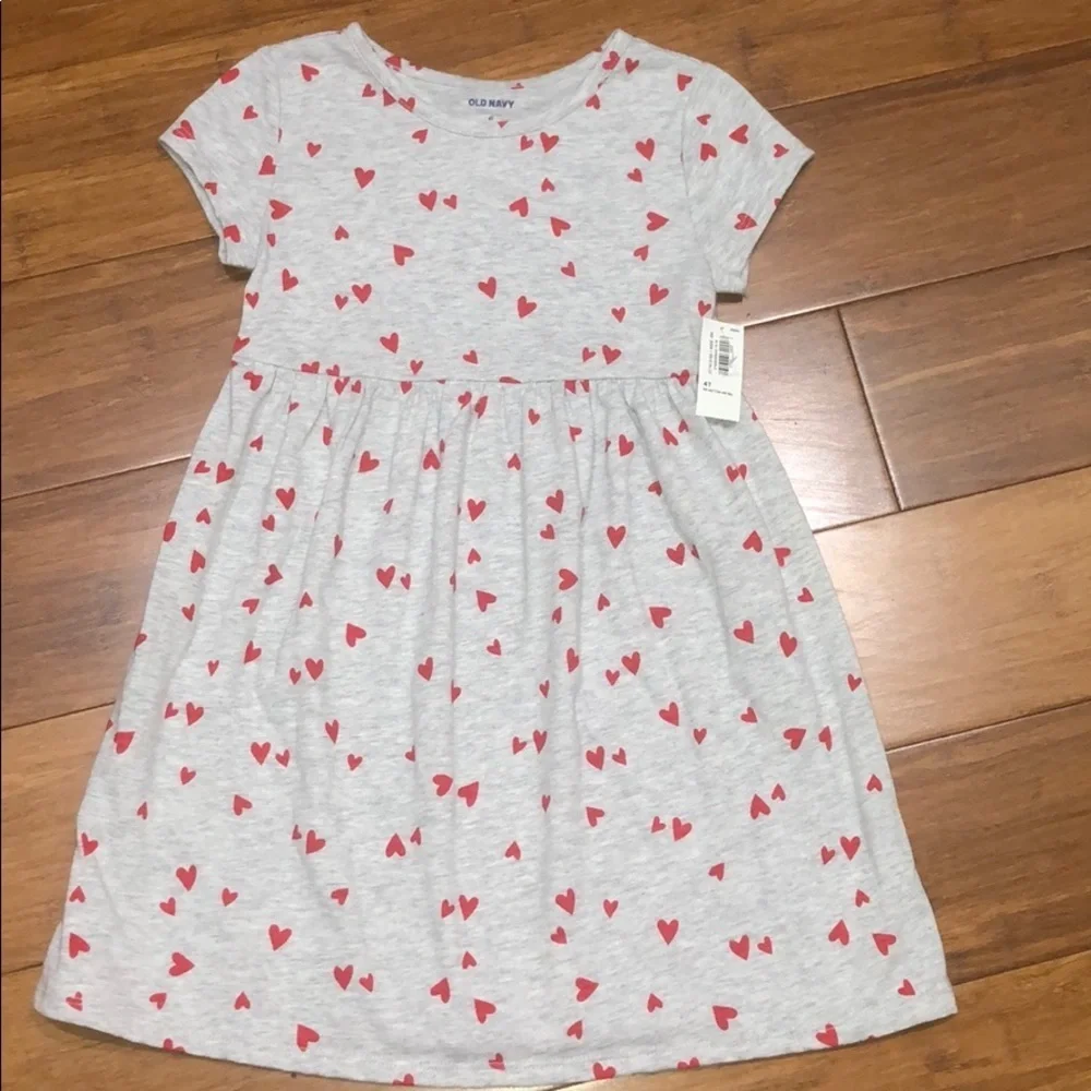 NWT Old Navy Girls grey dress with hearts size 4